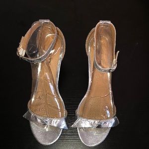 Comfort view Silver Heeled Sandals Sz 11WW